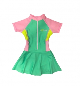 BÉ GÁI MỘT MẢNH 923 