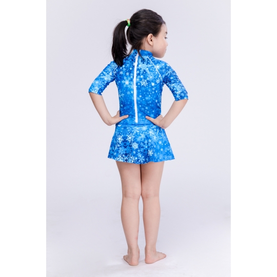 BÉ GÁI MỘT MẢNH 960